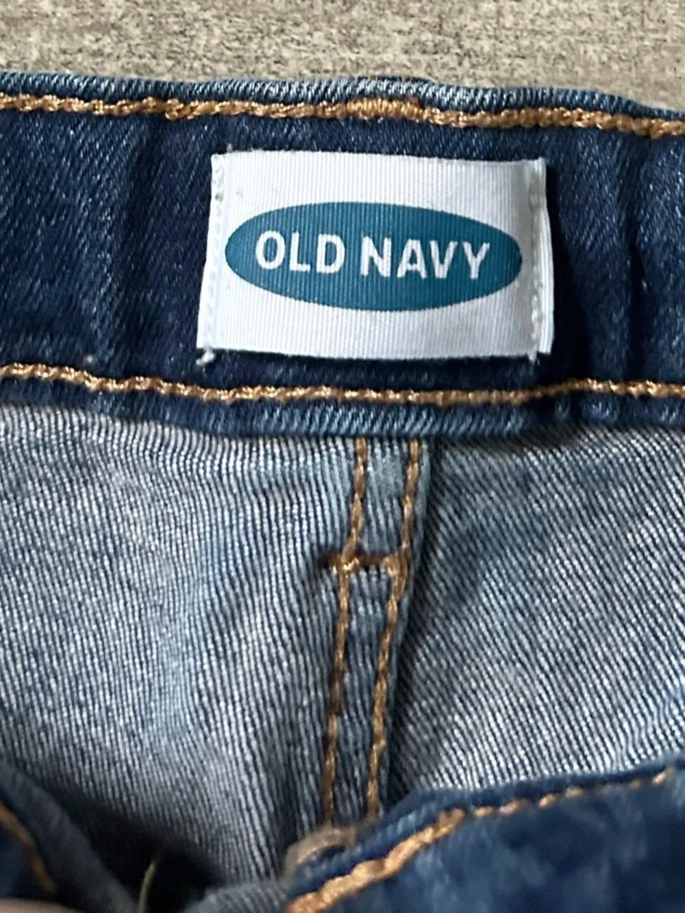 Old Navy Bermuda Style Shorts Size 14